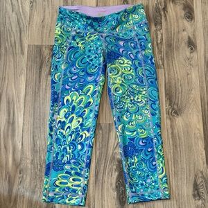 Lilly Pulitzer Luxletic Weekender‎ Lilly’s Lagoon Capris Leggings Pants Sz Small